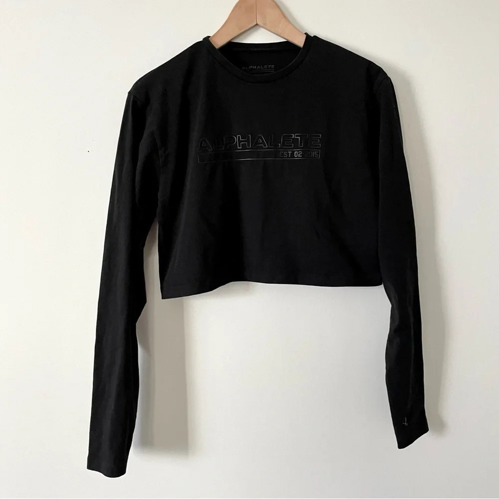 Alphalete  Long Sleeve Crop Work Out Top